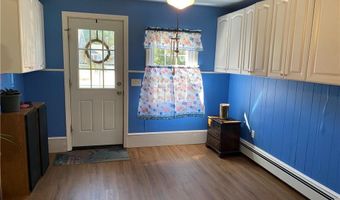 40 Aaron Ave Ave, Bristol, RI 02809
