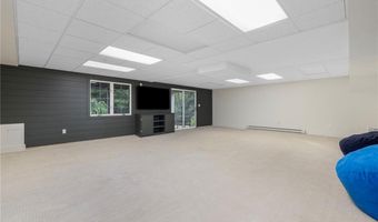 5 Woodbine Ln, Exeter, RI 02822