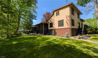 6409 Old Wood Rd, Ashtabula, OH 44004