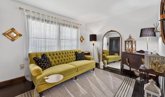 11 Inwood Pl, Aberdeen, NJ 07747