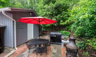 116 Chestnut Ridge Rd, Bethel, CT 06801