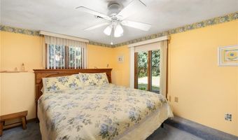 103 Rollingwood Dr, North Kingstown, RI 02852