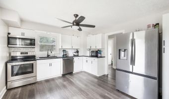 3270 Wards Rd, Altavista, VA 24517