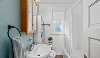 1107 E 20TH St, Cheyenne, WY 82001