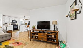 816 Riverside Dr, Augusta, ME 04330