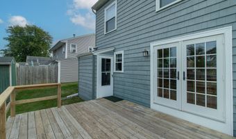 42 Waverly Rd, Branford, CT 06405