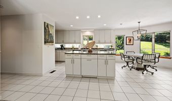 25 Surrey Dr, Cheshire, CT 06410