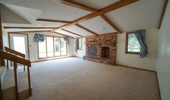 610 7th Ave, Ackley, IA 50601