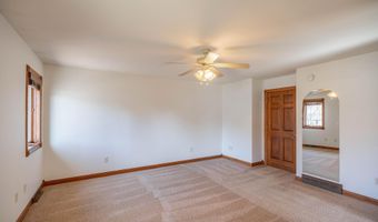 1415 Birchwood Ln, Aberdeen, SD 57401