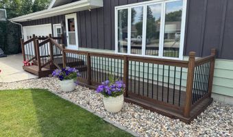 322 5th St E, Bottineau, ND 58318