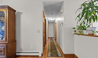 3 Betsy Dr, Bristol, RI 02809