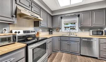 9 Connie Ln, Bella Vista, AR 72715