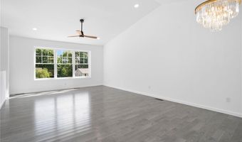 18 Pleasantview Ave, Johnston, RI 02919