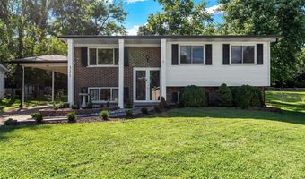 321 Fairview Ct, Ballwin, MO 63021
