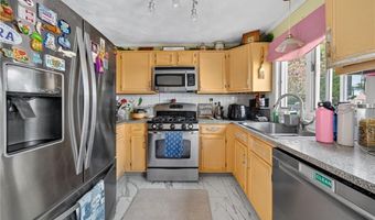 24 Iris Ln, North Providence, RI 02911