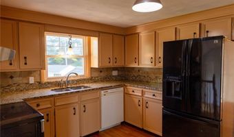 9 Cannon St, Cranston, RI 02920