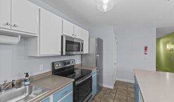 230 College St 8, Burlington, VT 05401