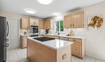 1661 Kensington Dr, Algonquin, IL 60102