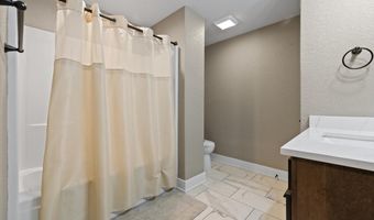3408 NW Reinhart Dr, Ankeny, IA 50023