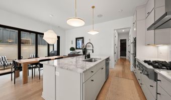 2856 Kobuk Dr A, Columbus, OH 43228