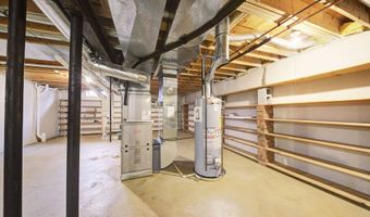 825 Brookside Dr, Ann Arbor, MI 48105