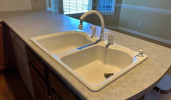 104 Autumn Hill Ct, Archdale, NC 27263