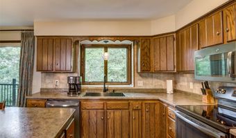 608 Manor Ct, Altoona, WI 54720