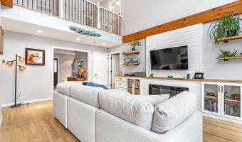 11 Pequot Ln, Hopkinton, RI 02804