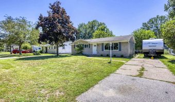 1113 Summer St, Algonac, MI 48001