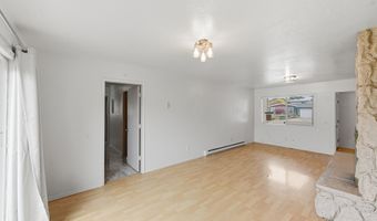 835 12TH St, Bandon, OR 97411