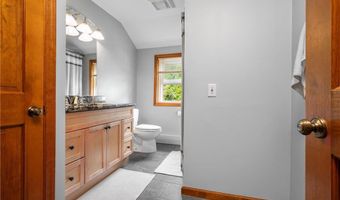 18 Valley Stream Dr, Cumberland, RI 02864
