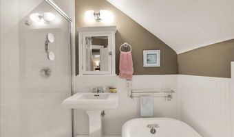 23 Commercial St, Belfast, ME 04915
