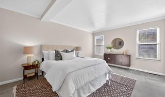 618 Running Creek Dr, Ballwin, MO 63021