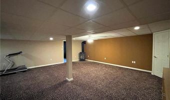 2322 Fox Meadow Dr, Allentown, PA 18104