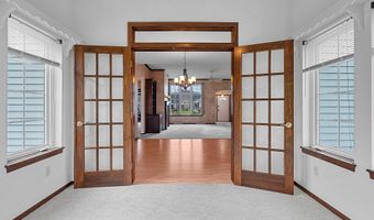 923 W WINDTREE Dr, Appleton, WI 54914