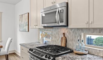 2530 Bay St, Charlotte, NC 28205