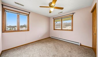 1584 Hemlock Dr, Ashtabula, OH 44004
