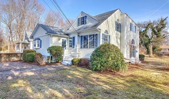 21 Townsend St, Barrington, RI 02806