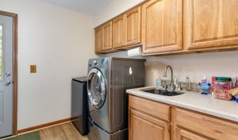 420 Fairway View Dr, Algonquin, IL 60102