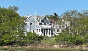 439 Wandsworth St, Narragansett, RI 02882