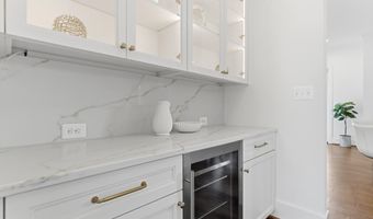 7705 HOLIDAY Ter, Bethesda, MD 20817