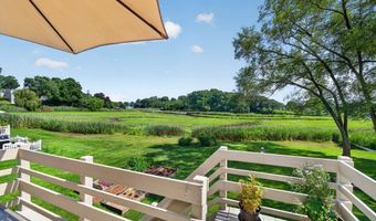 16 Driscoll Rd, Branford, CT 06405