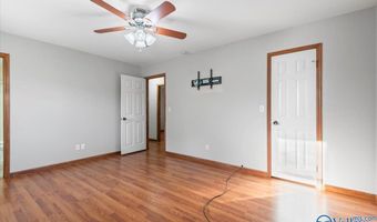 2097 Needmore Rd, Albertville, AL 35950