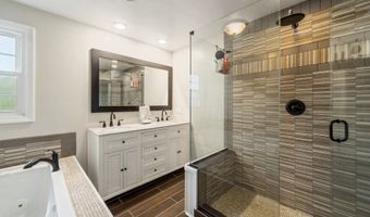 27 S Pond Cir, Cheshire, CT 06410