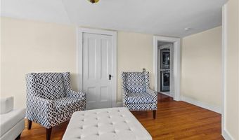 18 Rhode Island Ave 3, Newport, RI 02840