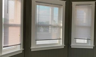 70 Oliver St 3f, Bristol, RI 02809