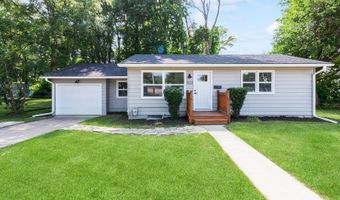 1533 Ridgewood Ave, Ames, IA 50010