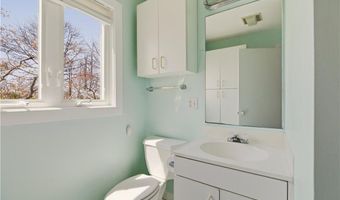 15 Hammersmith Rd 30A, Newport, RI 02840