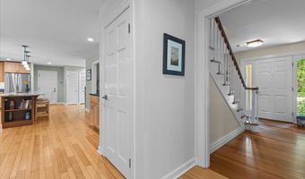 240 S Cove Rd, Burlington, VT 05401