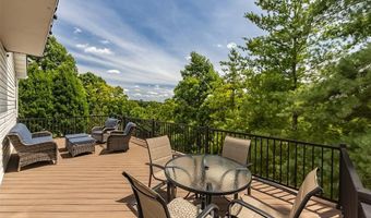 733 Castle Ridge Dr, Ballwin, MO 63021